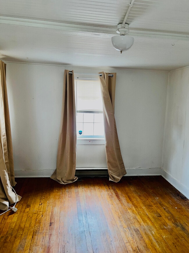 Bedroom 1 - 1002 Lafayette Blvd