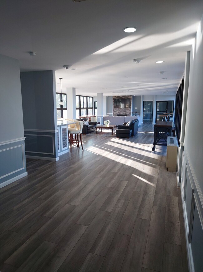 Building Photo - 600 Roosevelt Blvd