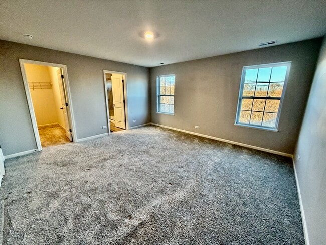 Building Photo - 1327 Draper Rd