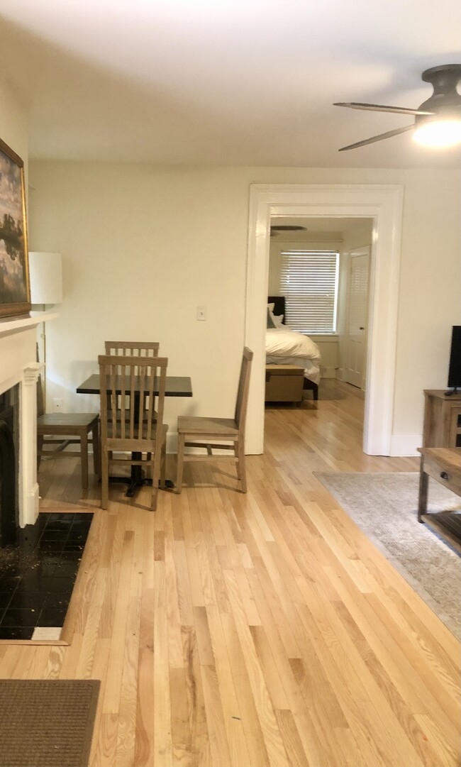 Building Photo - Fully Furnished Studio Apartment on Jones ...