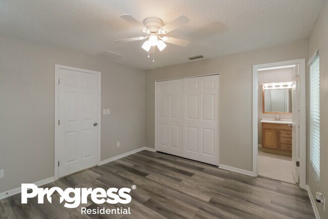 Building Photo - 1604 Stonehaven Way