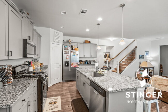 Building Photo - 66 Keowee Ln
