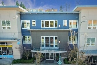Building Photo - Live by the Lake in the Heart of Downtown ...