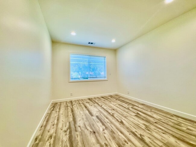 Building Photo - 15110 Woodard Rd