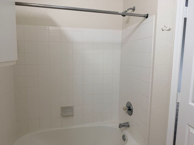 Building Photo - Three Bedroom Condo at Maitland Crossing in Orlando