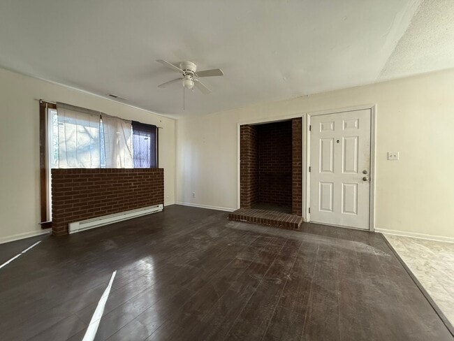 Building Photo - 3 Bedroom/1 Bath home for rent