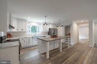 Building Photo - 307 Larkspur Rd