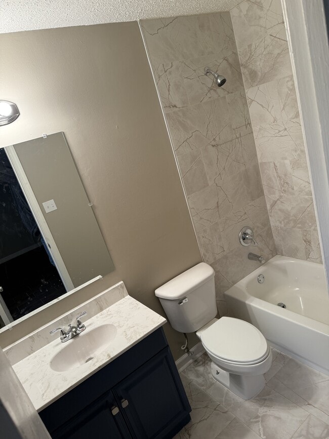 Building Photo - 855 Charter Oak Dr