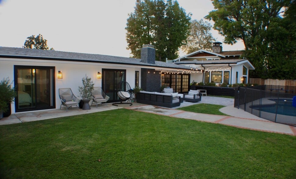 Building Photo - 4820 Abbeyville Ave