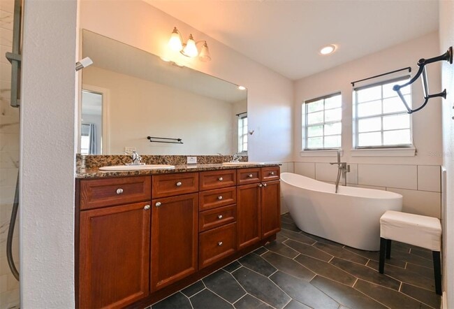 Building Photo - 277 Valencia Cir