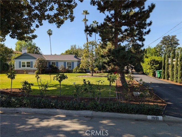 Building Photo - 1921 6th Ave