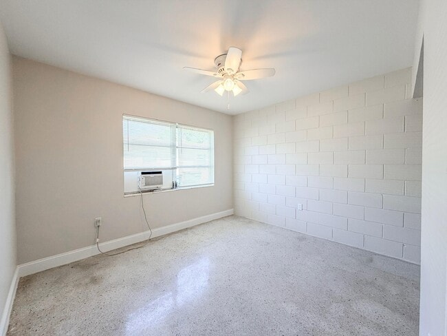 Building Photo - 703 N 25th St