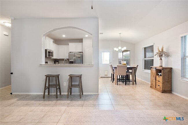 Building Photo - 5541 Perdita Dr