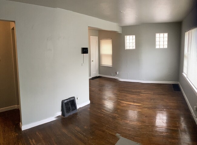 Building Photo - 5520 Floy Ave