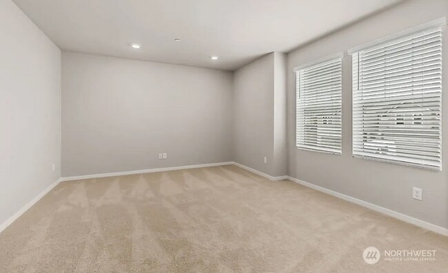 Building Photo - For rent