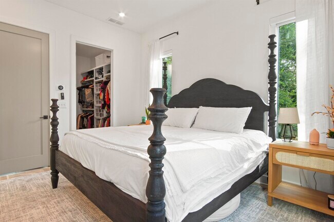 Building Photo - 2347 Hosea L Williams Dr NE