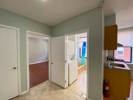 Building Photo - 1414 Snyder Ave