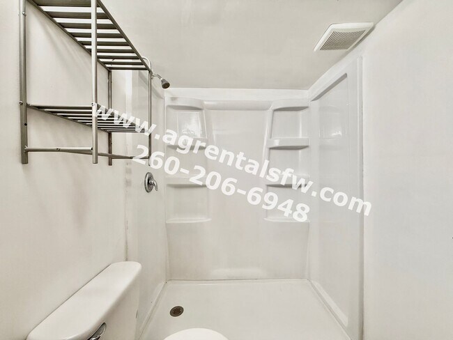 Building Photo - 7002 Maysville Rd