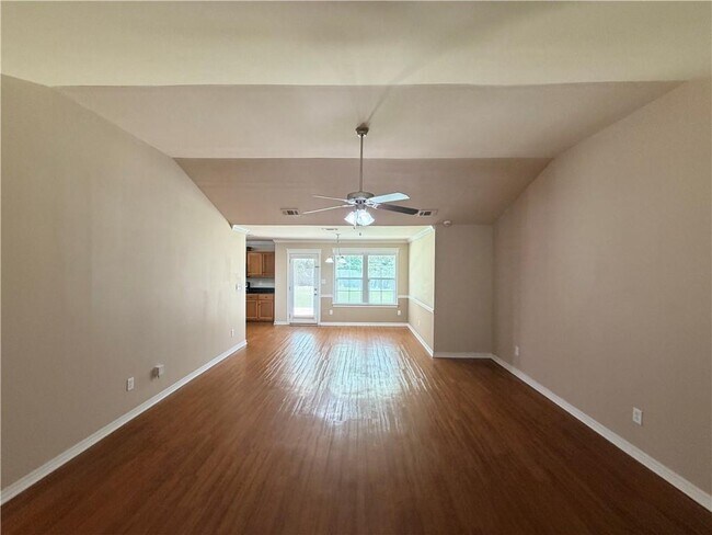 Building Photo - 9646 Estate Dr