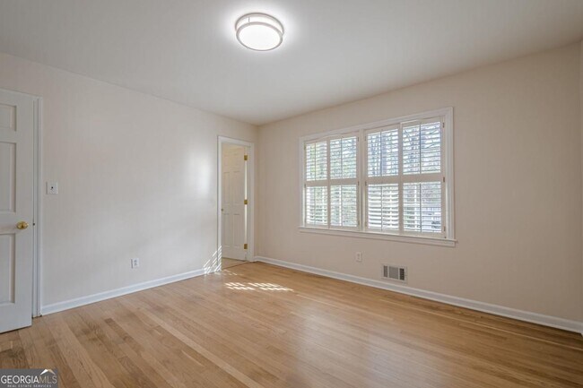 Building Photo - 45 Brandon Ridge Dr NE