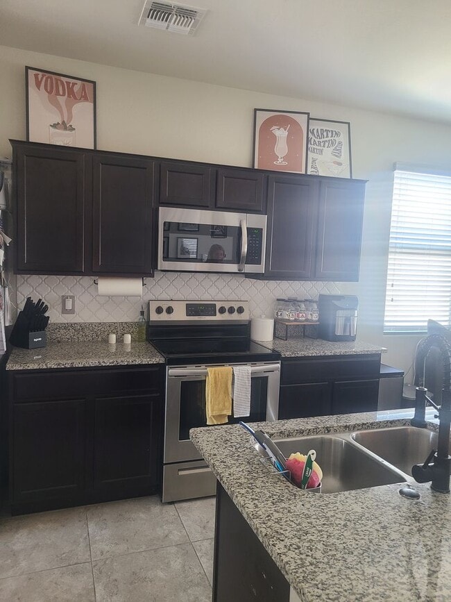 Building Photo - 3 Bedroom, 2 Bath Home Available Now!!!