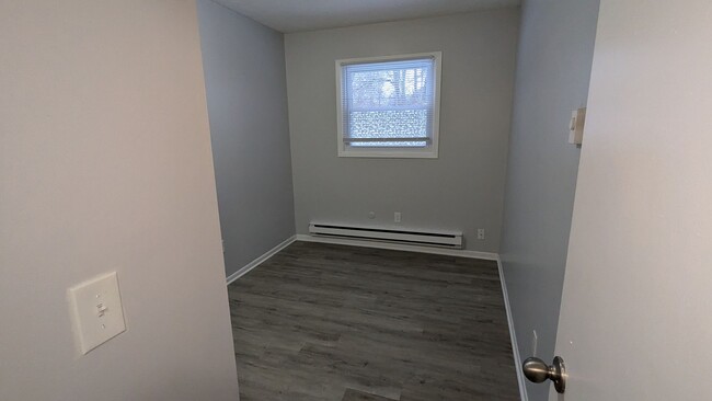 Building Photo - Lovely Louisville 2 Bedroom Duplex