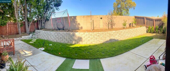 Building Photo - 2405 Brazil Ct