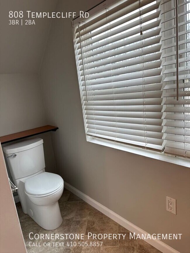 Building Photo - 808 Templecliff Rd