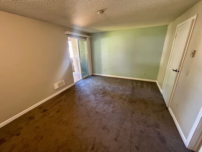 Building Photo - Fantastic 2 bed 1.5 bath townhome in Lynnw...