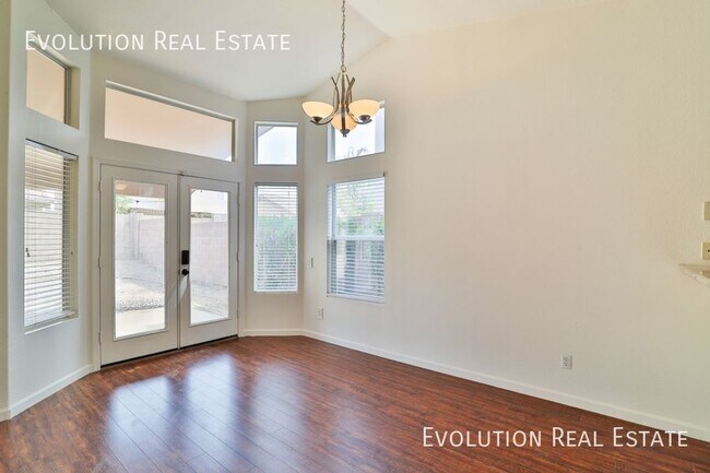 Building Photo - 3226 E Sequoia Dr