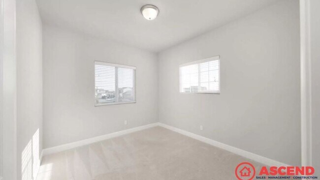 Building Photo - Newly built home located in Shafter!