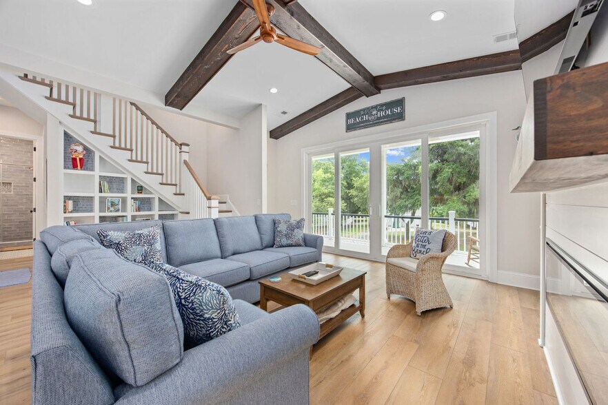 Primary Photo - 110 N Boyle Dr