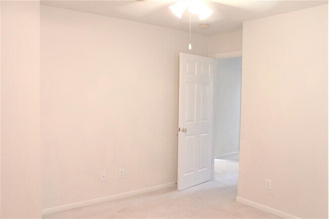Building Photo - 22511 Parkvine Ln