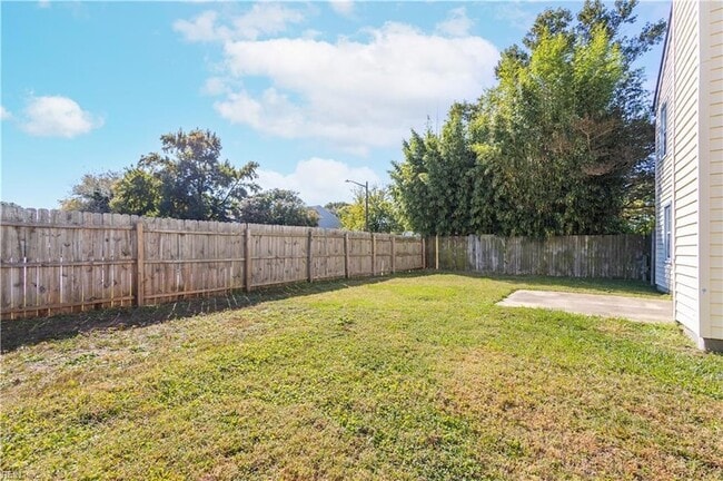 Building Photo - 908 Vincent Ct