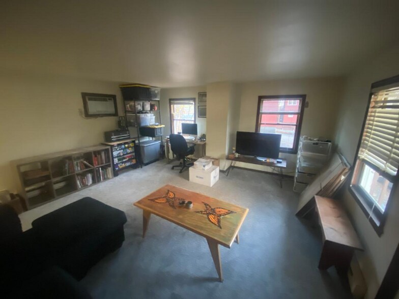 Building Photo - 213 Hamburg Turnpike