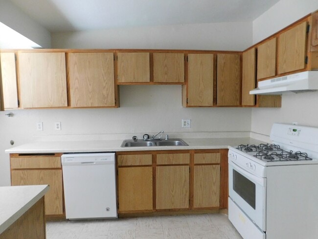 Building Photo - 408 Sahara Dr