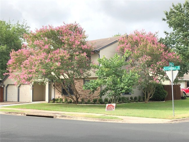 Building Photo - 3609 Alexandria Dr