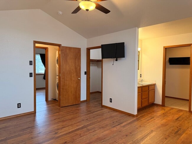 Building Photo - Duplex in Stoddard meadows