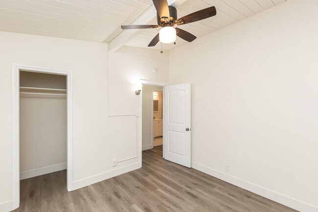 Building Photo - *** OCEANSIDE OASIS 2/1 WITH GARAGE, NEWLY...