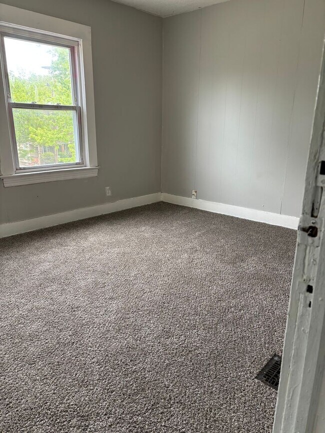 Building Photo - Charming 3-bedroom home, ready for you!