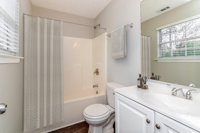 Building Photo - 2735 Holly Berry Dr