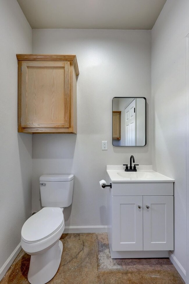 Building Photo - 1003-1005 Orchard St