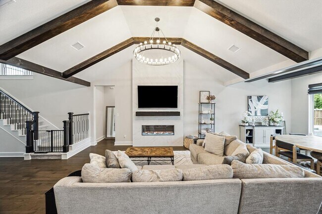 Building Photo - 14115 Garibaldi Dr