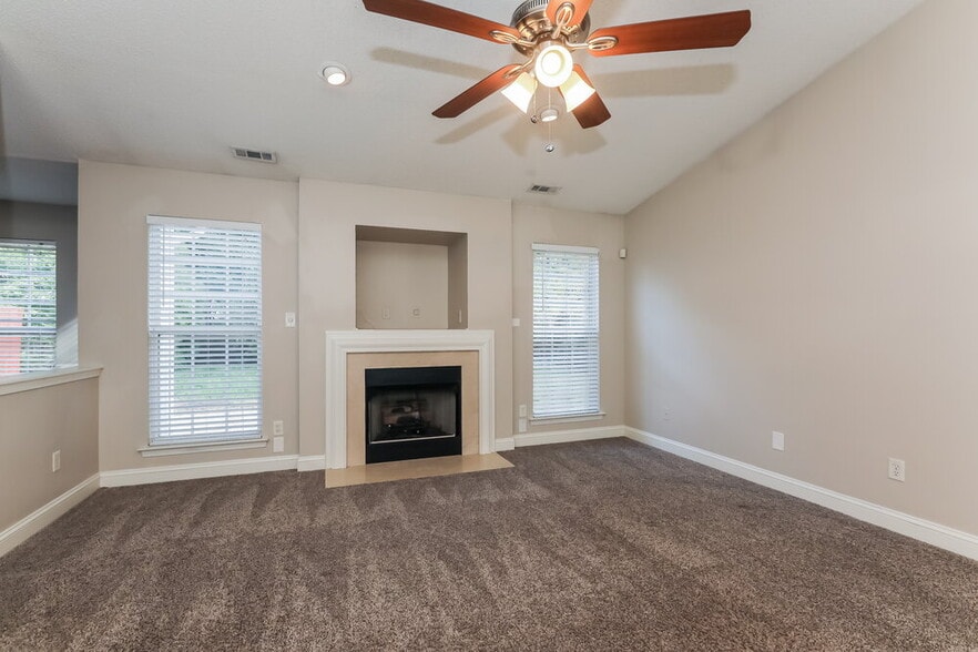 Building Photo - 1007 Salmon River Dr