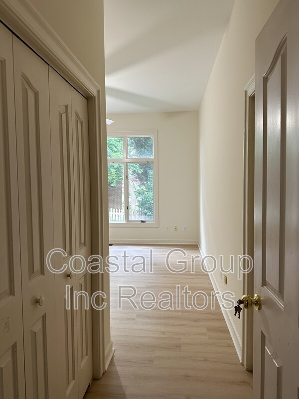 Building Photo - 1661 Spring House Trail