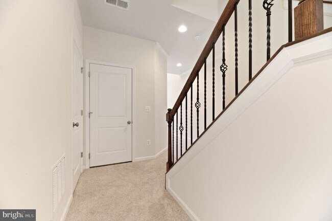 Building Photo - 42409 S Dogwood St