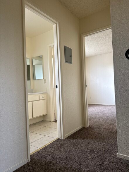 Building Photo - 701 Summerwood Ln