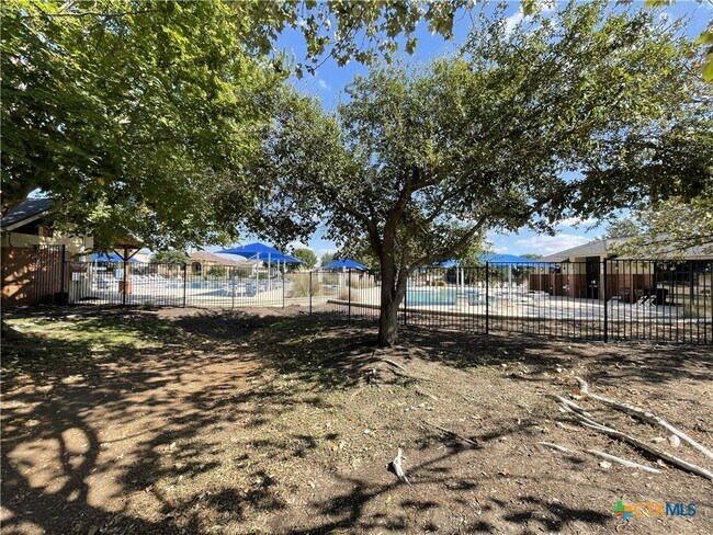 Building Photo - 3208 Clinton Pl