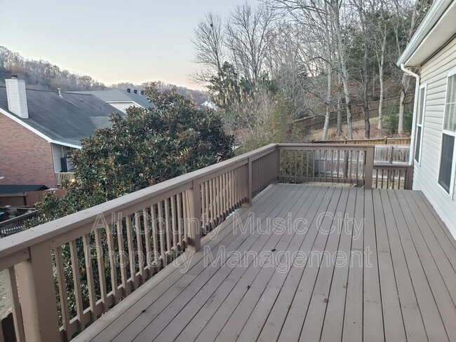 Building Photo - 905 Weatherside Ct