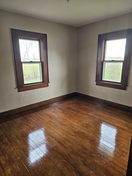 Building Photo - 5912 W 200 S